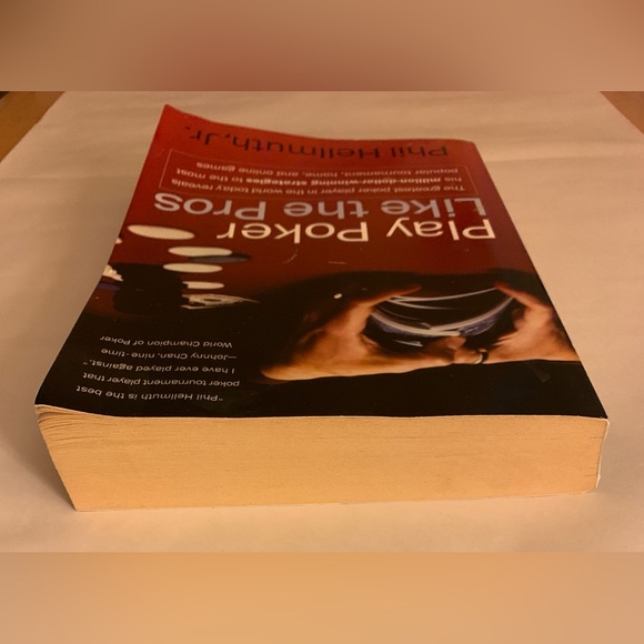 Play Poker Like the Pros by Phil Hellmuth, Jr. - Picture 4 of 17